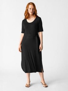 Les Lunes Sukienka "Lolaa" w kolorze czarnym rozmiar: L. Czarne sukienki Les Lunes, na co dzień, l, bez wzorów, z tkaniny, bez kołnierzyka, bez ramiączek, midi, proste. Za 208,99 zł.