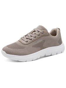 S.Oliver Sneakersy w kolorze brązowym rozmiar: 41. Brązowe trampki s.Oliver, bez wzorów, z materiału, bez zapięcia. Za 131,74 zł.