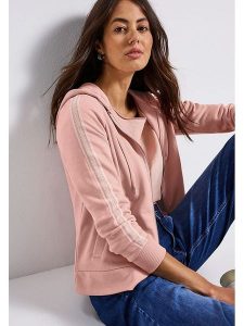 Street One Bluza w kolorze jasnoróżowym rozmiar: 34. Różowe bluzy Street One, bez wzorów, bez kaptura. Za 153,71 zł.