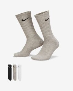Skarpety Unisex Nike 3PPK VALUE COTTON CREW. Czarne skarpetki Nike, bez wzorów, z bawełny. Za 54,99 zł.