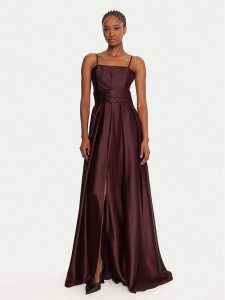 Rinascimento Sukienka wieczorowa CFC0020046002 Bordowy Slim Fit. Czerwone sukienki Rinascimento, l, bez wzorów, z syntetyku, wizytowe, bez kołnierzyka, bez ramiączek. Za 679,99 zł.