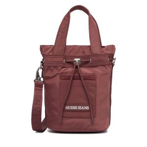 Torebka Guess Jeans. Fioletowe torebki klasyczne Guess Jeans, z aplikacjami, z jeansu, bez dodatków. Za 199,99 zł.