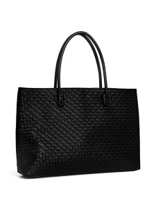 Pieces Shopper bag "Annika" w kolorze czarnym - 45 x 30 x 9 cm rozmiar: onesize. Czarne shopper bag Pieces, bez wzorów, z materiału, na ramię, bez dodatków. Za 129,95 zł.