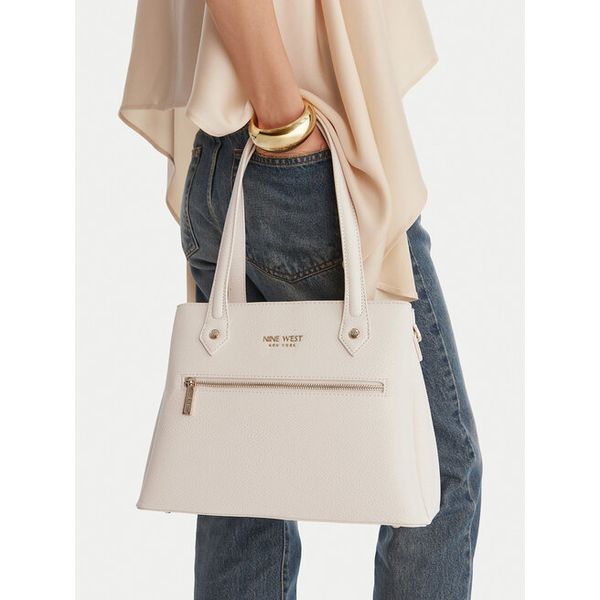 Torebka Nine West. Kuferki Nine West, bez wzorów, bez dodatków. Za 249,99 zł.