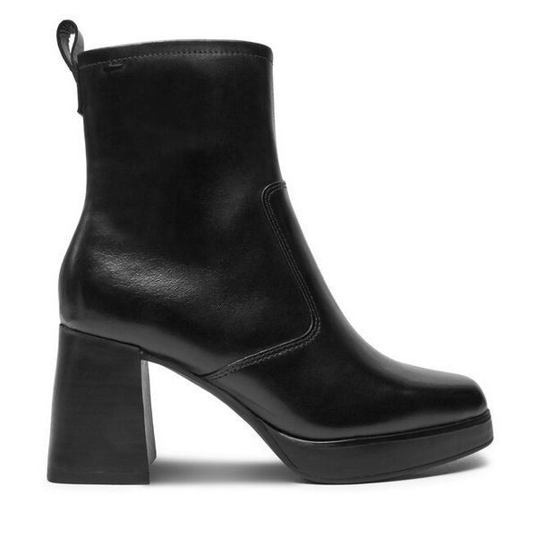 Botki Tamaris. Czarne botki Tamaris, bez wzorów, bez obcasa, na słupku, bez zapięcia. Za 319,99 zł.