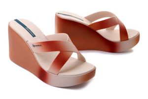 IPANEMA Colore Fem 83423 beige/brown, klapki damskie. Brązowe klapki Ipanema, bez wzorów, bez obcasa. Za 109,95 zł.