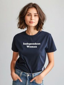 WOOOP Koszulka "Independent woman" w kolorze granatowym rozmiar: XXL. Niebieskie bluzki Wooop, xxl, bez wzorów, z bawełny, bez kołnierzyka, bez ramiączek. Za 75,16 zł.