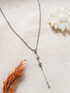 Lodie Silver Posrebrzany naszyjnik z cyrkoniami - dł. 50 cm rozmiar: onesize. Szare naszyjniki Lodie Silver, z cyrkonią, metalowe. Za 82,99 zł.