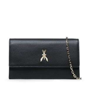 Torebka Patrizia Pepe. Czarne torebki wieczorowe Patrizia Pepe, bez wzorów, bez dodatków. Za 689,99 zł.