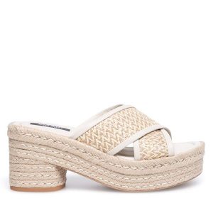 Espadryle Nine West. Brązowe espadryle Nine West, bez wzorów, bez obcasa. Za 137,99 zł.