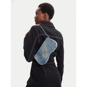 Torebka Karl Lagerfeld Jeans. Niebieskie torebki klasyczne Karl Lagerfeld Jeans, bez wzorów, z jeansu, bez dodatków. Za 609,99 zł.