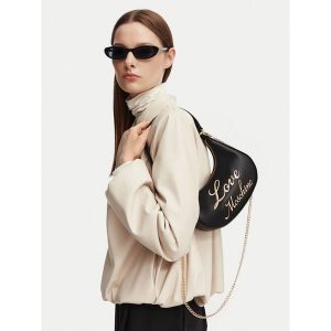 Torebka LOVE MOSCHINO. Czarne torebki klasyczne LOVE MOSCHINO, bez wzorów, bez dodatków. Za 692,99 zł.