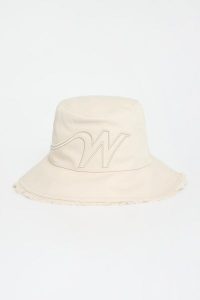 Kapelusz damski bucket Metello WEEKEND MAX MARA. Kapelusze Weekend Max Mara, bez wzorów. W wyprzedaży za 511,20 zł.