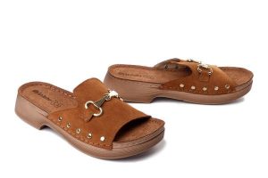 Inblu TF-02KU 021 camel, klapki damskie. Brązowe klapki Inblu, bez wzorów, ze skóry, bez obcasa. Za 95,92 zł.