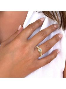 OR Carats Złoty pierścionek z diamentem i kamieniem szlachetnym rozmiar: 50. Żółte pierścionki OR Carats, z diamentem, złote. Za 1 739,99 zł.