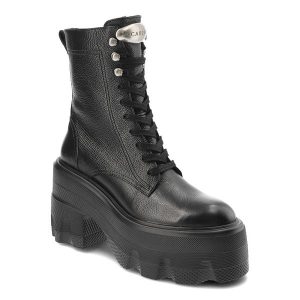 Czarne Botki Carinii Stylowe Obuwie Damskie Na Platformie. Czarne botki Carinii, bez wzorów, ze skóry, bez obcasa, na platformie, bez zapięcia. Za 529,00 zł.