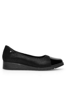Go Soft Baleriny EST-TOMI-01 Czarny. Czarne balerinki Go Soft, bez wzorów, ze skóry, bez obcasa, bez zapięcia. Za 179,99 zł.