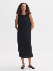 OPUS Sukienka w kolorze czarnym rozmiar: 38. Czarne sukienki Opus, bez wzorów, bez kołnierzyka, bez ramiączek, midi. Za 140,20 zł.
