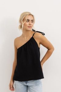 TOP HOLLY CZARNY M - Flawless. Czarne topy Flawless, m, bez wzorów, ze skóry, eleganckie, bez kołnierzyka, bez ramiączek. Za 57,00 zł.