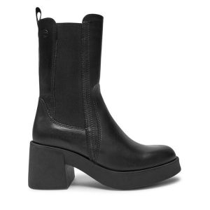 Botki Tamaris. Czarne botki Tamaris, bez wzorów, bez obcasa, na słupku, bez zapięcia. Za 519,99 zł.