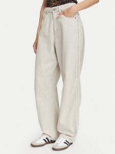 Adidas Jeansy KQ6475 Szary jasny Barrel Fit. Szare jeansy ADIDAS, bez wzorów, z bawełny. Za 369,99 zł.