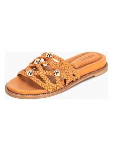 INUOVO Skórzane klapki w kolorze jasnobrązowym rozmiar: 35. Brązowe klapki Inuovo, z aplikacjami, z otwartym noskiem, bez obcasa. Za 252,99 zł.