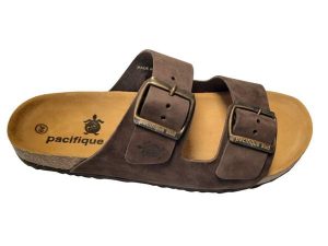Klasyczne klapki unisex. Brązowe klapki PACIFIQUE SUD, bez wzorów, z materiału, bez obcasa. Za 252,50 zł.