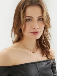 Guess Naszyjnik JUBN05 032JW Złoty. Żółte naszyjniki Guess, metalowe. Za 189,99 zł.
