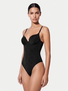 Guess Body O6BM03 K4994 Czarny. Czarne body i gorsety Guess, z aplikacjami, z syntetyku. Za 369,99 zł.