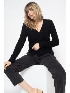 Perfect Cashmere Kaszmirowy kardigan "Paige" w kolorze czarnym rozmiar: M. Czarne kardigany Perfect Cashmere, z kaszmiru. Za 381,24 zł.