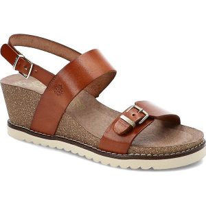 Brązowe Sandały Yokono Wygodne Skórzane Buty. Brązowe sandały Yokono, bez wzorów, ze skóry, bez obcasa, na koturnie, bez zapięcia. Za 239,00 zł.
