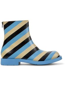 Camper Skórzane botki ze wzorem rozmiar: 41. Botki Camper, bez wzorów, bez obcasa, bez zapięcia. Za 360,17 zł.