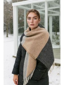 Lucky Bees Szal w kolorze beżowo-szarym - 180 x 50 cm rozmiar: onesize. Brązowe szaliki Lucky Bees, bez wzorów, z materiału. Za 78,28 zł.