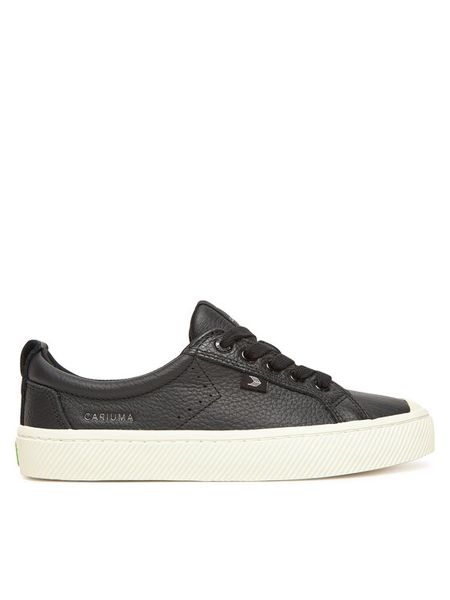 Cariuma Trampki Oca 100204B01W080 Czarny. Czarne trampki CARIUMA, bez wzorów, ze skóry, bez zapięcia. Za 399,99 zł.