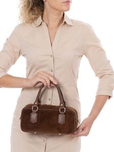 Lia Biassoni Skórzana torebka "Suede" w kolorze brązowym - 27 x 14 x 12 cm rozmiar: onesize. Brązowe torebki klasyczne Lia Biassoni, bez wzorów, z materiału, przez ramię, bez dodatków. Za 260,99 zł.