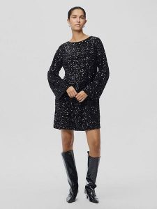 Pieces Sukienka w kolorze czarnym rozmiar: XS. Czarne sukienki Pieces, na co dzień, xs, bez wzorów, bez kołnierzyka, bez ramiączek, mini, proste. Za 117,45 zł.