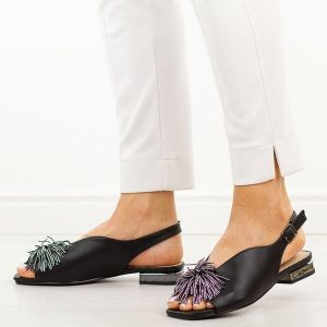 Czarne sandały damskie na obcasie Potocki 43336. Czarne sandały POTOCKI, z aplikacjami, ze skóry, bez obcasa, na obcasie, bez zapięcia. Za 169,00 zł.