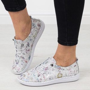 Białe FL skórzane półbuty damskie T.Sokolski 2023. Białe półbuty Sokolski, na lato, bez wzorów, ze skóry, bez obcasa, bez zapięcia. Za 249,00 zł.