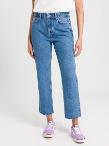 Cross Jeans Dżinsy "Karlie 006" - Regular fit - w kolorze niebieskim rozmiar: W27. Niebieskie jeansy Cross Jeans, z aplikacjami, z bawełny, z podwyższonym stanem. Za 122,96 zł.