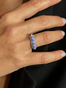 DIA DIAMONDS Pozłacany pierścionek z diamentami i tanzanitami rozmiar: 54. Niebieskie pierścionki DIA DIAMONDS, z diamentem, pozłacane. Za 460,12 zł.
