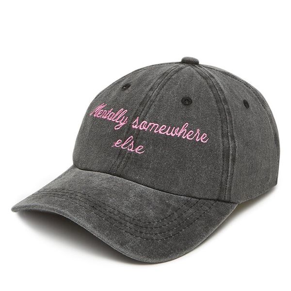 Czapka z daszkiem DeeZee. Czarne czapki DeeZee, bez wzorów. Za 49,99 zł.