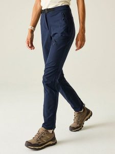 Dare 2b Spodnie funkcyjne "Melodic Pro II" w kolorze granatowym rozmiar: 36. Niebieskie spodnie dresowe Dare 2b, bez wzorów, z materiału. Za 153,34 zł.