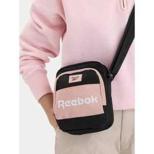 Torebka Reebok. Czarne torebki klasyczne Reebok, bez wzorów, bez dodatków. Za 69,99 zł.