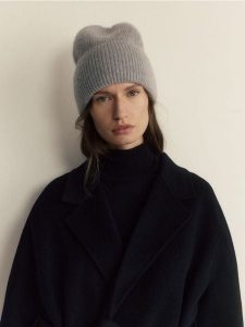 Wełniana czapka z kaszmirem - szary. Szare czapki Reserved, bez wzorów, z kaszmiru. W wyprzedaży za 69,99 zł.