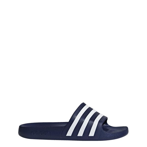Klapki adilette Aqua. Białe klapki ADIDAS, bez wzorów, bez obcasa. Za 99,95 zł.