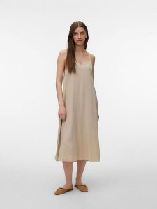 Vero Moda Sukienka w kolorze beżowym rozmiar: M. Brązowe sukienki Vero Moda, m, bez wzorów, bez kołnierzyka, bez ramiączek, maxi. Za 122,96 zł.