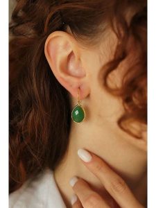 Pierres delicates Pozłacane kolczyki z tygrysim okiem rozmiar: onesize. Zielone kolczyki Pierres delicates, pozłacane. Za 65,54 zł.