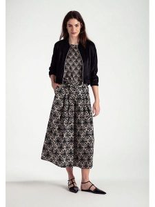 More & More Kurtka w kolorze czarnym rozmiar: 42. Czarne kurtki More & More, bez wzorów, bez kaptura. Za 126,99 zł.