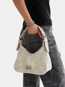 G-Star Raw Torebka C-BW-B219422 Szary. Szare torebki klasyczne G-Star Raw, bez wzorów, z materiału, bez dodatków. Za 159,99 zł.