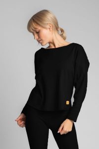 Luźna Bluzka z Dzianiny Prążkowanej - Czarna. Czarne piżamy MOE, bez wzorów, z bawełny, bez ramiączek. Za 259,90 zł.
